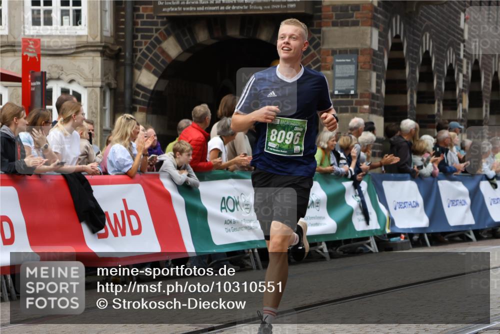 13.09.2026 - 21. swb-Marathon Bremen Strokosch-Dieckow http://msf.ph/oto/10310551 13.09.2026 13:03:48 Ziel 1372, 1950, 3092, 5024, 5719, 7715, 895, 2094, 2889, 3500, 4236, 9061, 9129, 9642 meine-sportfotos.de