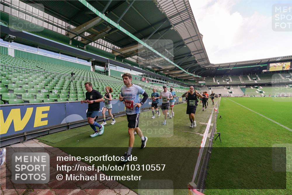 13.09.2026 - 21. swb-Marathon Bremen Michael Burmester http://msf.ph/oto/10310557 13.09.2026 13:08:04 Laufen im Stadion 132, 156, 310, 372, 489, 551, 607, 682, 716, 800, 808, 809, 831, 834, 846, 884, 911, 922, 1025, 1083, 1124, 1173, 1189, 1210, 1285, 1289, 1322, 1364, 1369, 1387, 1395, 1532, 1545, 1559, 1600, 1688, 1831, 1841, 1854, 1871, 1899, 1926, 1938, 2003, 2041, 2070, 2090, 2215, 2219, 2229, 2283, 2318, 2366, 2380, 2405, 2440, 2467, 2492, 2565, 2611, 2635, 2699, 2707, 2721, 2727, 2731, 2755, 2782, 2802, 2818, 2823, 2831, 2841, 2866, 2897, 2911, 2930, 2949, 2960 meine-sportfotos.de