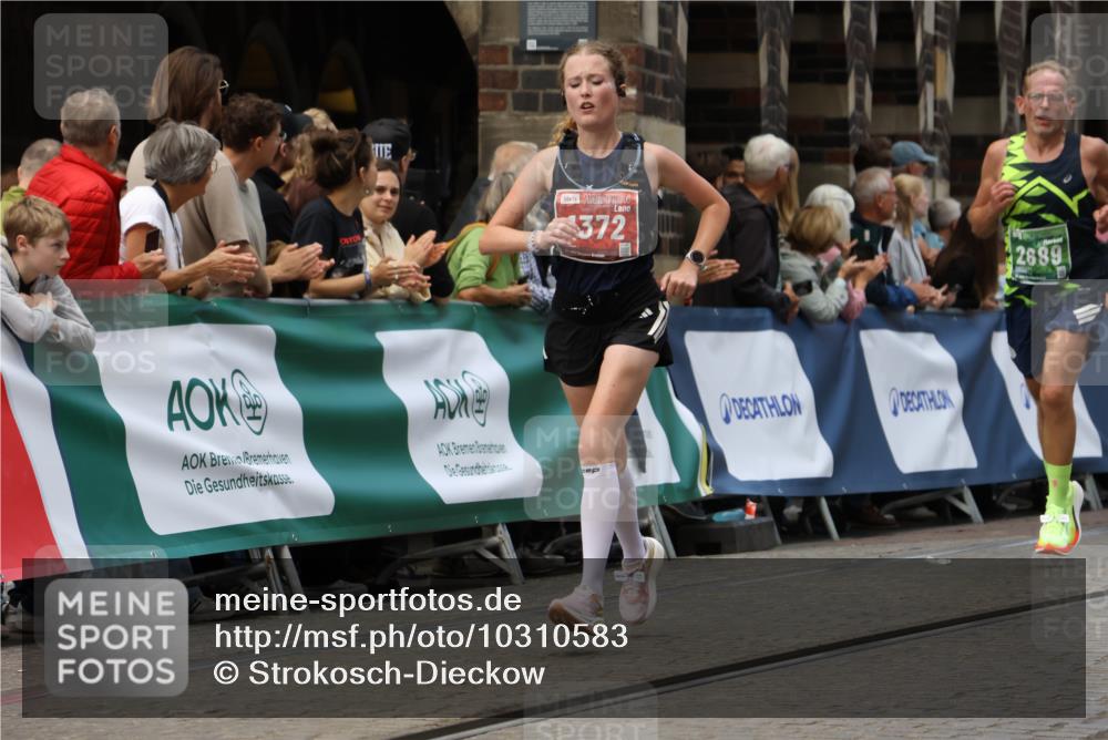 13.09.2026 - 21. swb-Marathon Bremen Strokosch-Dieckow http://msf.ph/oto/10310583 13.09.2026 13:03:49 Ziel 1090, 1372, 1950, 3092, 5024, 5719, 7715, 895, 2094, 2889, 3500, 4236, 9061, 9129, 9544, 9642 meine-sportfotos.de