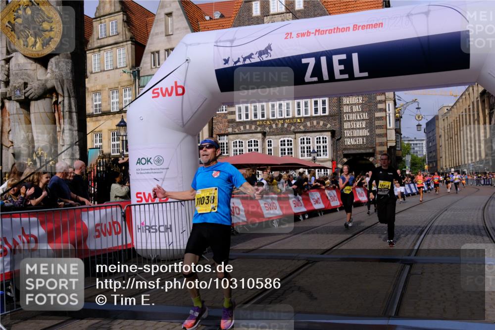 13.09.2026 - 21. swb-Marathon Bremen Tim E. http://msf.ph/oto/10310586 13.09.2026 10:53:08 Ziel 10193, 10304, 10339, 10652, 10734, 10827, 10863, 11002, 11038, 11144, 11238, 11362, 11386, 11597, 11766, 12019, 12338, 12399 meine-sportfotos.de