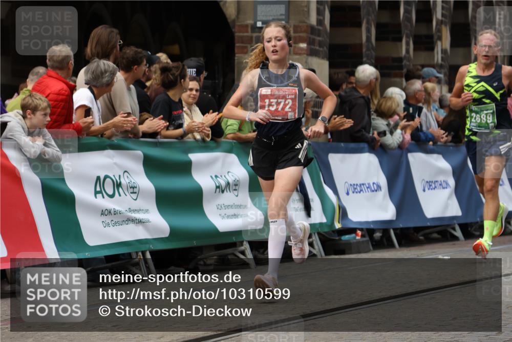 13.09.2026 - 21. swb-Marathon Bremen Strokosch-Dieckow http://msf.ph/oto/10310599 13.09.2026 13:03:49 Ziel 1090, 1372, 1950, 3092, 5024, 5719, 7715, 895, 2094, 2889, 3500, 4236, 9061, 9129, 9544, 9642 meine-sportfotos.de