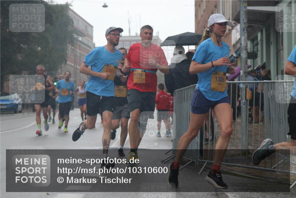 13.09.2026 - Kiel Lauf Markus Tischler http://msf.ph/oto/10310600 13.09.2026 10:36:06 Fleethörn 2361, 7775, 453, 39, 1326 meine-sportfotos.de