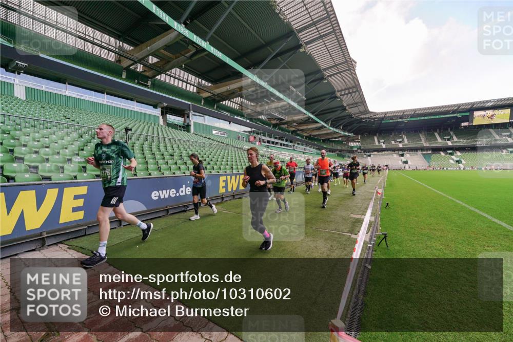 13.09.2026 - 21. swb-Marathon Bremen Michael Burmester http://msf.ph/oto/10310602 13.09.2026 13:08:07 Laufen im Stadion 132, 156, 310, 489, 551, 607, 682, 716, 800, 808, 809, 831, 834, 846, 884, 911, 922, 1025, 1124, 1173, 1189, 1210, 1285, 1289, 1322, 1364, 1369, 1387, 1395, 1398, 1532, 1559, 1600, 1688, 1831, 1841, 1854, 1871, 1899, 1926, 1938, 2003, 2041, 2070, 2090, 2215, 2219, 2229, 2283, 2318, 2366, 2380, 2405, 2413, 2440, 2467, 2492, 2565, 2611, 2635, 2699, 2707, 2721, 2727, 2731, 2755, 2782, 2802, 2818, 2823, 2831, 2841, 2866, 2897, 2911, 2930, 2949, 2960 meine-sportfotos.de