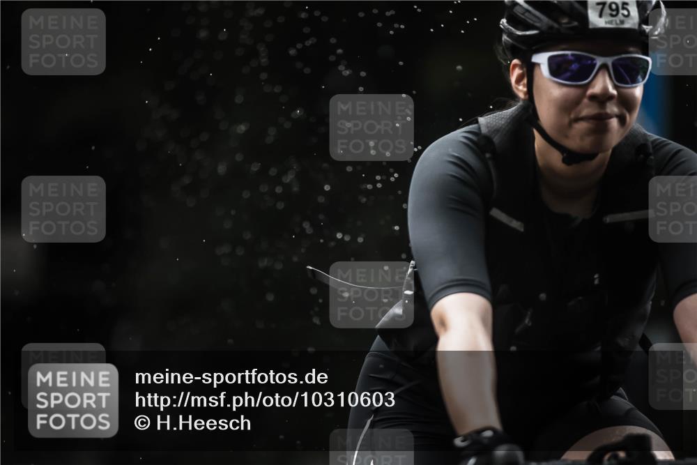 13.09.2026 - Stadtparktriathlon H.Heesch http://msf.ph/oto/10310603 13.09.2026 11:43:50 Radfahren 795, 938 meine-sportfotos.de