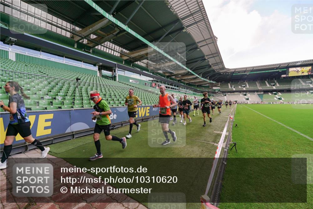 13.09.2026 - 21. swb-Marathon Bremen Michael Burmester http://msf.ph/oto/10310620 13.09.2026 13:08:08 Laufen im Stadion 132, 156, 489, 551, 607, 682, 716, 800, 808, 809, 831, 834, 846, 884, 911, 922, 1025, 1124, 1173, 1189, 1210, 1285, 1289, 1322, 1364, 1369, 1387, 1395, 1398, 1532, 1559, 1600, 1688, 1831, 1841, 1854, 1871, 1899, 1926, 1938, 2003, 2041, 2070, 2090, 2215, 2219, 2229, 2283, 2318, 2366, 2380, 2405, 2413, 2440, 2467, 2492, 2565, 2611, 2635, 2699, 2707, 2721, 2727, 2731, 2755, 2782, 2802, 2818, 2823, 2831, 2841, 2866, 2897, 2911, 2930, 2949, 2960 meine-sportfotos.de