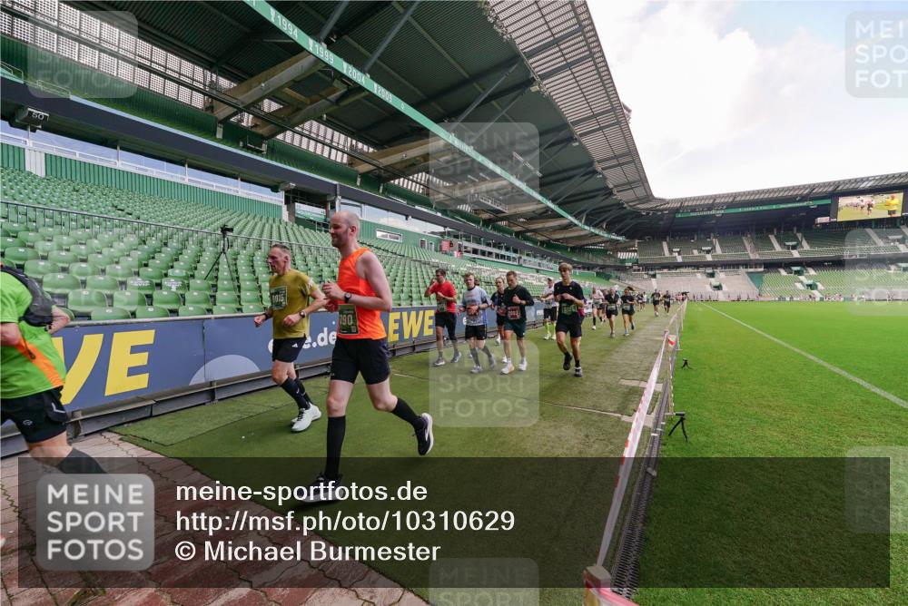 13.09.2026 - 21. swb-Marathon Bremen Michael Burmester http://msf.ph/oto/10310629 13.09.2026 13:08:09 Laufen im Stadion 132, 156, 489, 551, 607, 682, 716, 800, 808, 809, 831, 834, 846, 884, 911, 922, 1025, 1124, 1173, 1189, 1210, 1285, 1289, 1322, 1364, 1369, 1387, 1395, 1398, 1532, 1559, 1600, 1688, 1831, 1841, 1854, 1871, 1899, 1926, 1938, 2003, 2041, 2070, 2090, 2215, 2219, 2229, 2283, 2318, 2366, 2380, 2405, 2413, 2440, 2467, 2492, 2565, 2611, 2635, 2692, 2699, 2721, 2727, 2731, 2755, 2782, 2802, 2818, 2823, 2831, 2841, 2866, 2897, 2911, 2930, 2949, 2960 meine-sportfotos.de