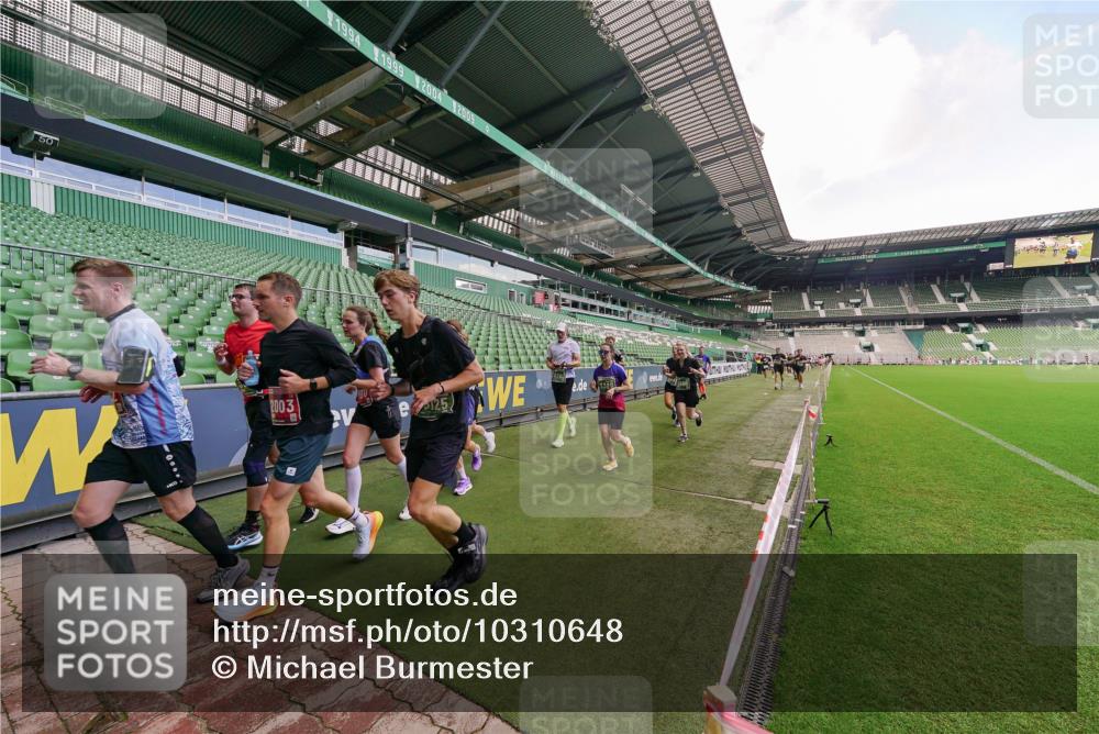 13.09.2026 - 21. swb-Marathon Bremen Michael Burmester http://msf.ph/oto/10310648 13.09.2026 13:08:11 Laufen im Stadion 132, 156, 489, 551, 607, 682, 716, 800, 808, 809, 834, 846, 884, 911, 922, 1025, 1124, 1173, 1189, 1210, 1285, 1289, 1322, 1364, 1369, 1387, 1395, 1398, 1532, 1559, 1600, 1688, 1831, 1841, 1854, 1871, 1899, 1926, 1938, 2003, 2041, 2070, 2090, 2215, 2219, 2229, 2283, 2318, 2366, 2380, 2405, 2413, 2440, 2467, 2492, 2565, 2611, 2635, 2692, 2699, 2721, 2727, 2731, 2755, 2782, 2802, 2818, 2823, 2831, 2841, 2866, 2897, 2911, 2930, 2949, 2960 meine-sportfotos.de