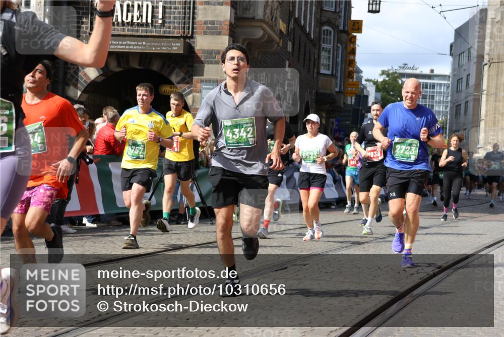 13.09.2026 - 21. swb-Marathon Bremen Strokosch-Dieckow http://msf.ph/oto/10310656 13.09.2026 13:30:37 Ziel 881, 1909, 1938, 2265, 2364, 2900, 4763, 5615, 6225, 6942, 6992, 6994, 7184, 7609, 7821, 7932, 7966, 8090, 8105, 8115, 8169, 8314, 8441, 8494, 9015, 9412, 9529, 800, 834, 1533, 1771, 1841, 1926, 1941, 2369, 2452, 2723, 2985, 4251, 4920, 5600, 5681, 5802, 5822, 5900, 6343, 6523, 7012, 9290, 9653, 9692, 9699, 9767, 13090 meine-sportfotos.de