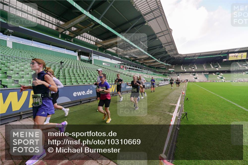 13.09.2026 - 21. swb-Marathon Bremen Michael Burmester http://msf.ph/oto/10310669 13.09.2026 13:08:12 Laufen im Stadion 132, 156, 489, 551, 607, 682, 716, 800, 808, 809, 834, 846, 884, 911, 922, 1025, 1124, 1173, 1189, 1210, 1285, 1289, 1322, 1364, 1369, 1387, 1395, 1398, 1532, 1559, 1600, 1688, 1831, 1841, 1854, 1871, 1899, 1926, 1938, 2003, 2041, 2070, 2090, 2215, 2219, 2229, 2283, 2318, 2366, 2380, 2405, 2413, 2440, 2467, 2492, 2565, 2611, 2635, 2692, 2699, 2721, 2727, 2731, 2755, 2782, 2802, 2818, 2823, 2831, 2841, 2866, 2897, 2911, 2930, 2949, 2960 meine-sportfotos.de