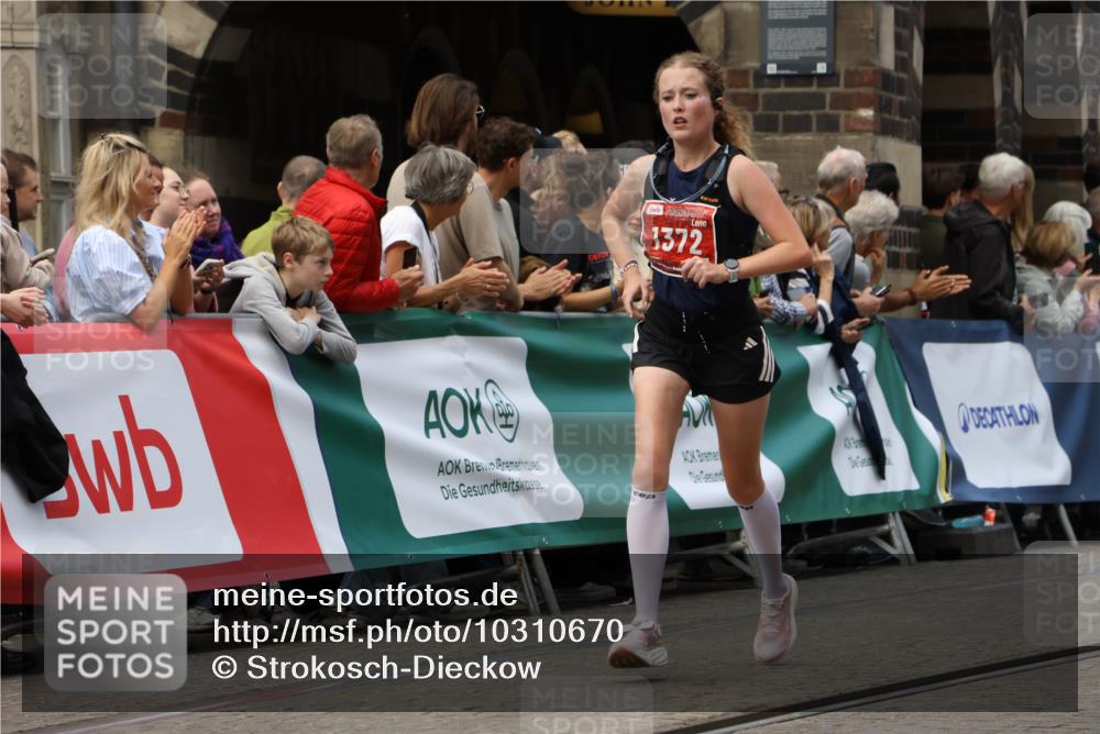 13.09.2026 - 21. swb-Marathon Bremen Strokosch-Dieckow http://msf.ph/oto/10310670 13.09.2026 13:03:50 Ziel 1090, 1372, 1950, 3092, 5024, 5719, 7715, 895, 2094, 2889, 3500, 4236, 9061, 9129, 9544, 9642 meine-sportfotos.de