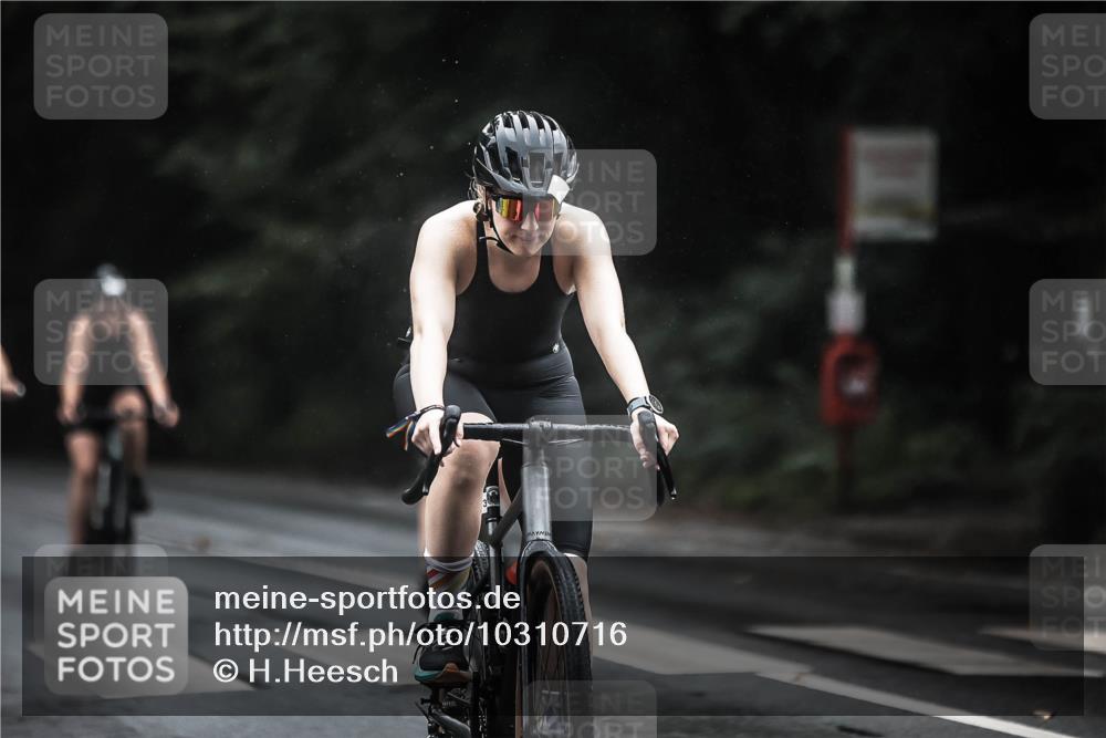 13.09.2026 - Stadtparktriathlon H.Heesch http://msf.ph/oto/10310716 13.09.2026 12:51:03 Radfahren 1096, 1097, 1113, 1139, 1141, 1167, 1168, 1216, 1219 meine-sportfotos.de