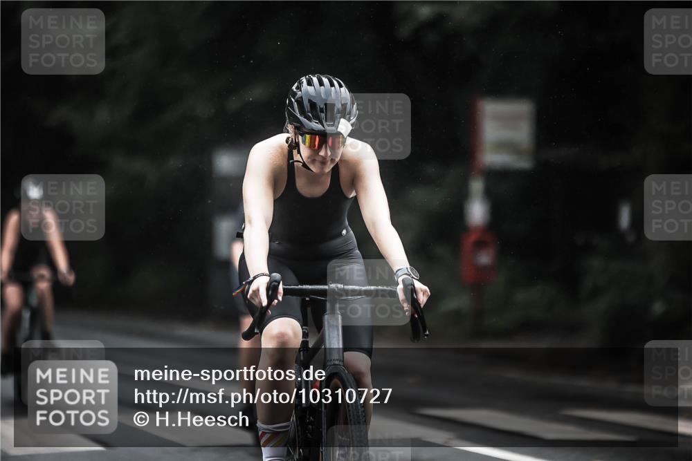 13.09.2026 - Stadtparktriathlon H.Heesch http://msf.ph/oto/10310727 13.09.2026 12:51:04 Radfahren 1096, 1097, 1113, 1139, 1141, 1167, 1168, 1216, 1219 meine-sportfotos.de