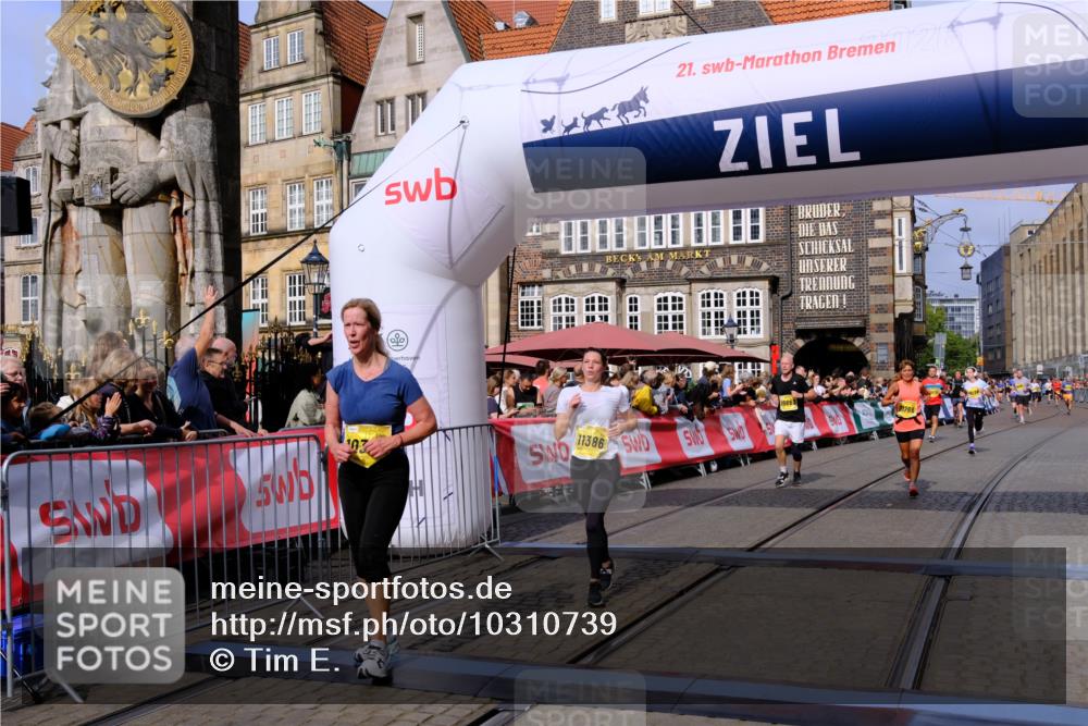 13.09.2026 - 21. swb-Marathon Bremen Tim E. http://msf.ph/oto/10310739 13.09.2026 10:53:12 Ziel 10304, 10714, 10734, 10827, 10863, 11038, 11238, 11282, 11386, 11575, 11597, 11766, 12019, 12338, 12369 meine-sportfotos.de