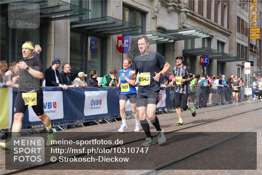 13.09.2026 - 21. swb-Marathon Bremen Strokosch-Dieckow http://msf.ph/oto/10310747 13.09.2026 10:55:10 Ziel 10203, 10256, 10297, 10379, 10529, 10725, 10788, 10881, 11014, 11377, 11414, 11466, 11557, 11748, 11862, 11910, 11941, 11975, 11977, 12030, 12150, 12218, 12258, 12348, 12549, 10555, 10646, 10901, 11001, 11014, 11620, 11631, 11860, 11889, 11908, 11976, 12201, 12313, 12549, 13592 meine-sportfotos.de