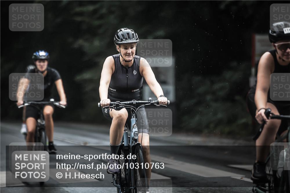 13.09.2026 - Stadtparktriathlon H.Heesch http://msf.ph/oto/10310763 13.09.2026 12:51:06 Radfahren 1097, 1113, 1139, 1141, 1167, 1216, 1219, 1295 meine-sportfotos.de