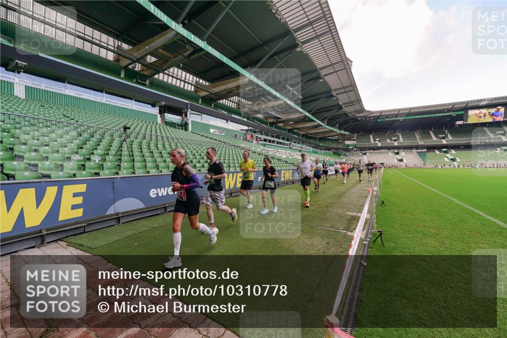 13.09.2026 - 21. swb-Marathon Bremen Michael Burmester http://msf.ph/oto/10310778 13.09.2026 13:08:27 Laufen im Stadion 132, 156, 489, 549, 551, 607, 625, 682, 716, 800, 808, 809, 813, 834, 846, 884, 911, 922, 1025, 1072, 1124, 1150, 1173, 1189, 1210, 1285, 1289, 1322, 1364, 1387, 1395, 1398, 1532, 1559, 1600, 1688, 1831, 1841, 1854, 1880, 1899, 1926, 1938, 2003, 2041, 2070, 2208, 2215, 2219, 2229, 2243, 2283, 2318, 2366, 2380, 2405, 2413, 2429, 2441, 2467, 2492, 2565, 2611, 2635, 2692, 2721, 2727, 2731, 2755, 2782, 2802, 2823, 2831, 2841, 2866, 2897, 2911, 2930, 2941, 2949, 2960, 3327 meine-sportfotos.de