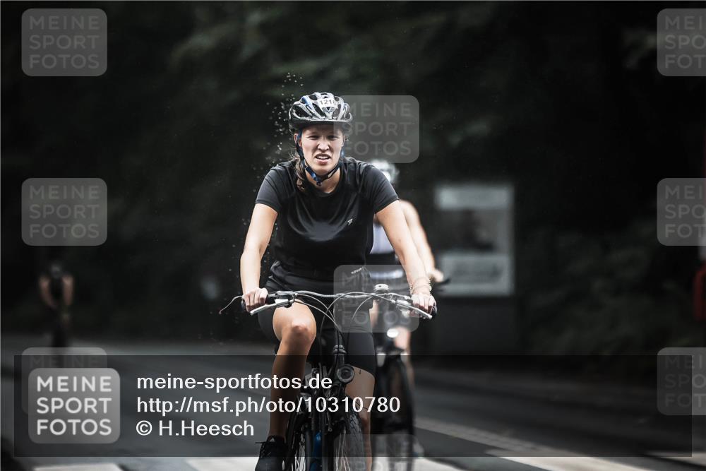 13.09.2026 - Stadtparktriathlon H.Heesch http://msf.ph/oto/10310780 13.09.2026 12:51:07 Radfahren 1097, 1113, 1139, 1141, 1167, 1216, 1219, 1295 meine-sportfotos.de