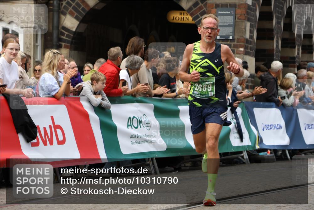 13.09.2026 - 21. swb-Marathon Bremen Strokosch-Dieckow http://msf.ph/oto/10310790 13.09.2026 13:03:51 Ziel 1090, 1372, 1950, 3092, 5024, 5143, 5719, 6973, 7715, 895, 2094, 2889, 3500, 4236, 9061, 9129, 9544, 9642 meine-sportfotos.de