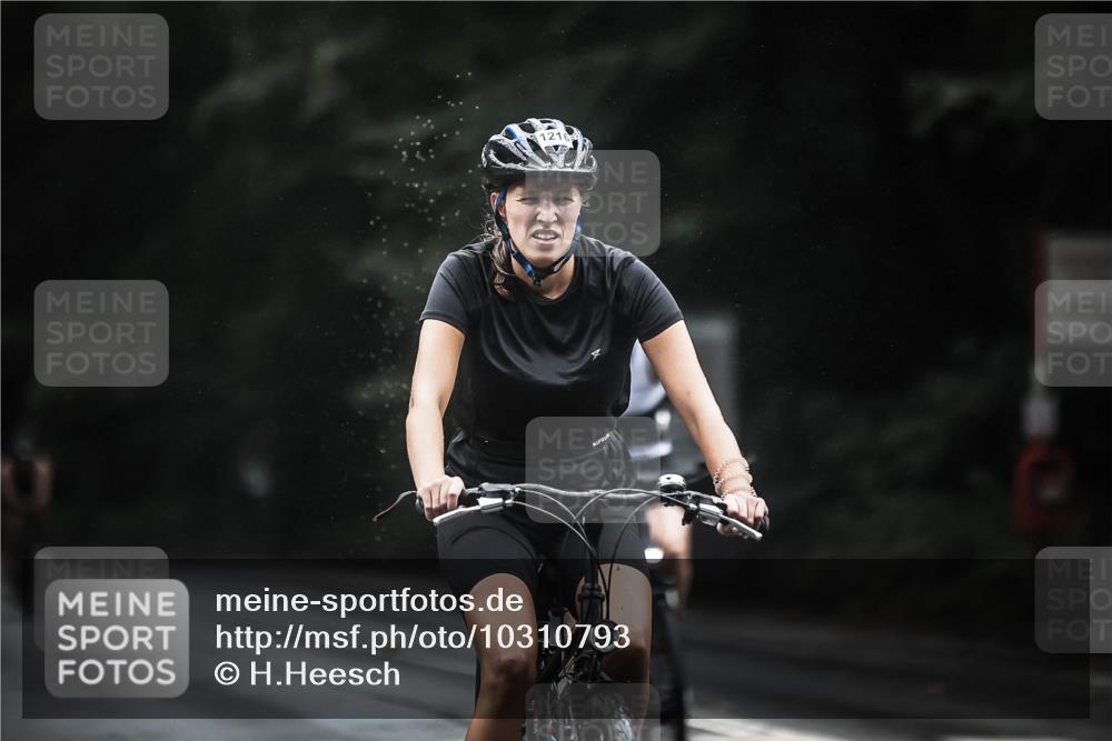13.09.2026 - Stadtparktriathlon H.Heesch http://msf.ph/oto/10310793 13.09.2026 12:51:07 Radfahren 1097, 1113, 1139, 1141, 1167, 1216, 1219, 1295 meine-sportfotos.de