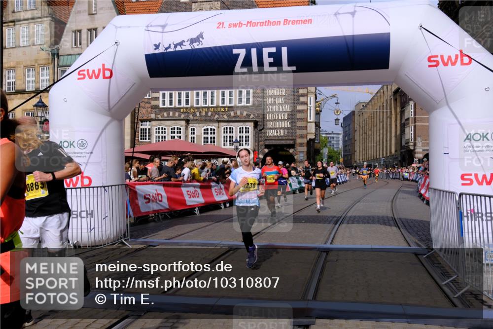 13.09.2026 - 21. swb-Marathon Bremen Tim E. http://msf.ph/oto/10310807 13.09.2026 10:53:16 Ziel 10284, 10304, 10714, 10734, 10863, 11038, 11238, 11282, 11386, 11575, 11766, 12019, 12369, 12398 meine-sportfotos.de