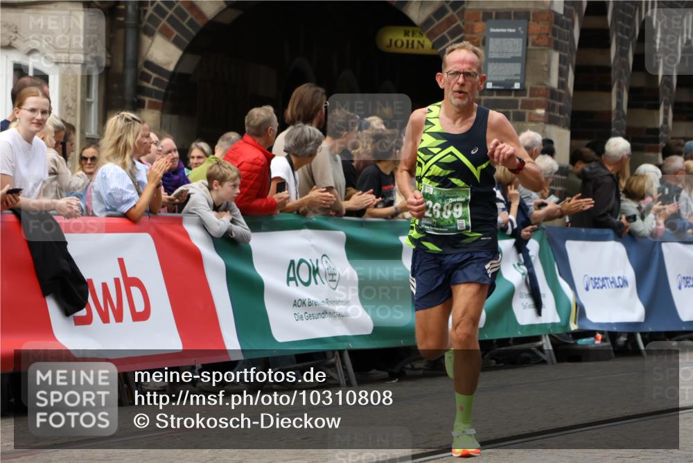 13.09.2026 - 21. swb-Marathon Bremen Strokosch-Dieckow http://msf.ph/oto/10310808 13.09.2026 13:03:51 Ziel 1090, 1372, 1950, 3092, 5024, 5143, 5719, 6973, 7715, 895, 2094, 2889, 3500, 4236, 9061, 9129, 9544, 9642 meine-sportfotos.de