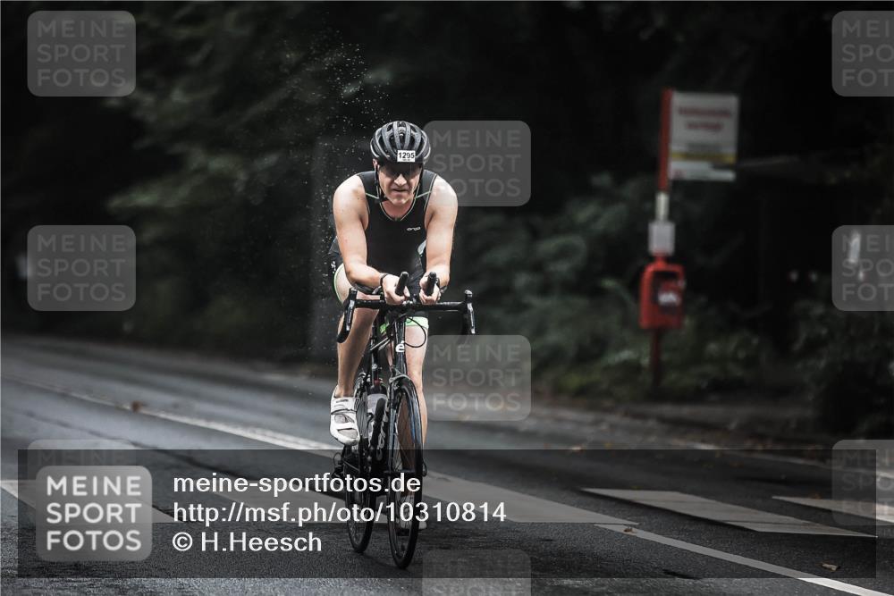 13.09.2026 - Stadtparktriathlon H.Heesch http://msf.ph/oto/10310814 13.09.2026 12:51:11 Radfahren 1097, 1141, 1167, 1216, 1288, 1295 meine-sportfotos.de