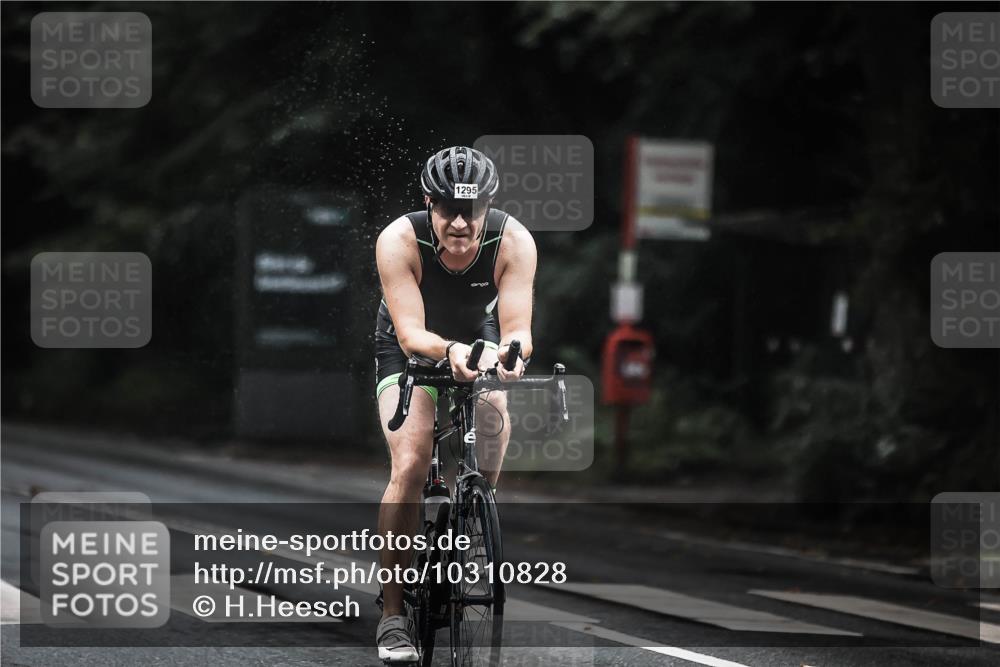 13.09.2026 - Stadtparktriathlon H.Heesch http://msf.ph/oto/10310828 13.09.2026 12:51:11 Radfahren 1097, 1141, 1167, 1216, 1288, 1295 meine-sportfotos.de