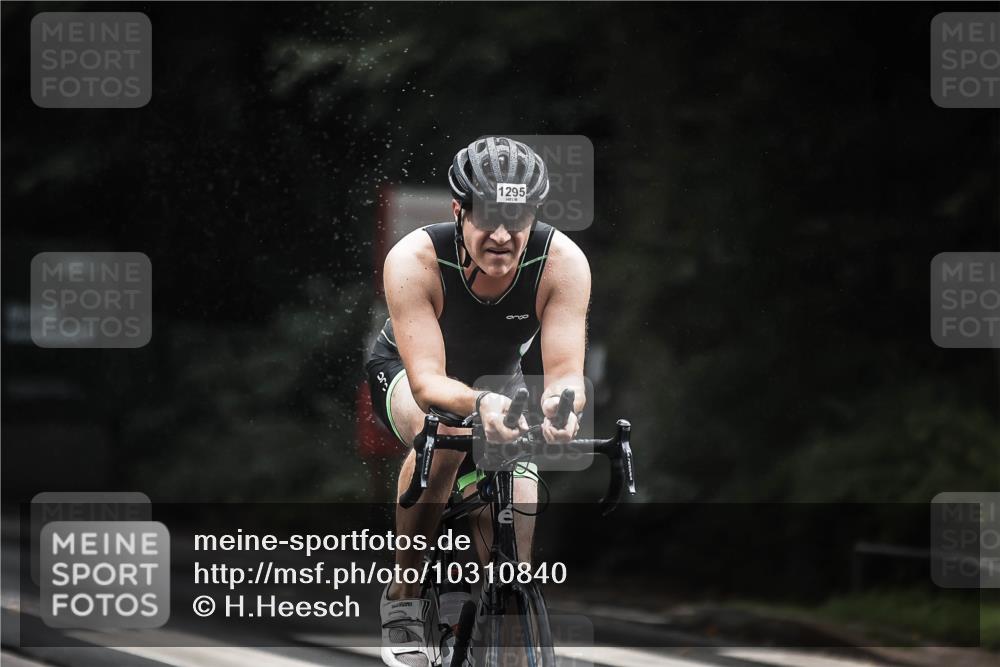13.09.2026 - Stadtparktriathlon H.Heesch http://msf.ph/oto/10310840 13.09.2026 12:51:12 Radfahren 1097, 1167, 1216, 1288, 1295 meine-sportfotos.de