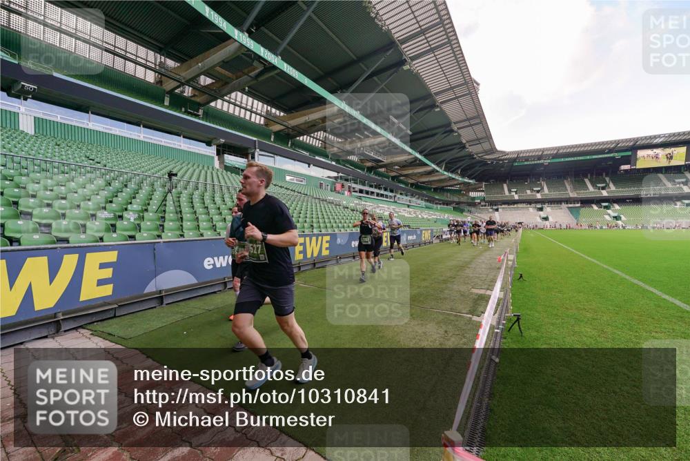 13.09.2026 - 21. swb-Marathon Bremen Michael Burmester http://msf.ph/oto/10310841 13.09.2026 13:08:33 Laufen im Stadion 132, 156, 383, 489, 549, 551, 563, 607, 625, 682, 800, 808, 809, 813, 834, 846, 884, 911, 1025, 1072, 1124, 1150, 1173, 1189, 1210, 1285, 1289, 1322, 1364, 1387, 1395, 1398, 1532, 1559, 1600, 1688, 1831, 1841, 1854, 1880, 1899, 1926, 2003, 2041, 2070, 2208, 2215, 2219, 2229, 2243, 2283, 2318, 2366, 2380, 2405, 2413, 2429, 2441, 2467, 2492, 2565, 2611, 2635, 2692, 2727, 2731, 2755, 2782, 2802, 2823, 2831, 2841, 2866, 2897, 2911, 2930, 2931, 2941, 2949, 2960, 3327, 3437, 3857 meine-sportfotos.de