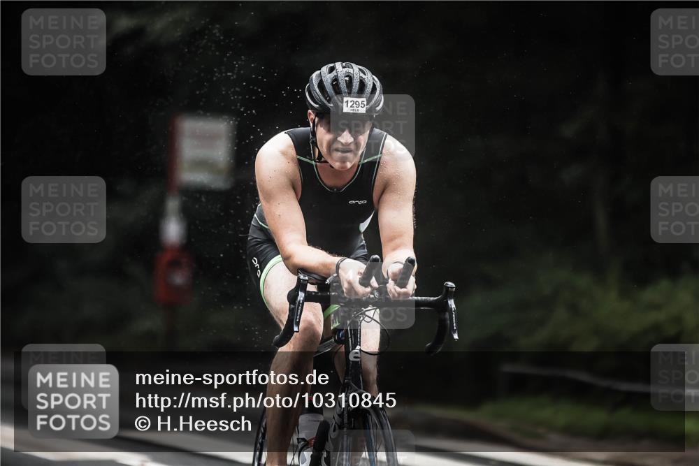 13.09.2026 - Stadtparktriathlon H.Heesch http://msf.ph/oto/10310845 13.09.2026 12:51:12 Radfahren 1097, 1167, 1216, 1288, 1295 meine-sportfotos.de