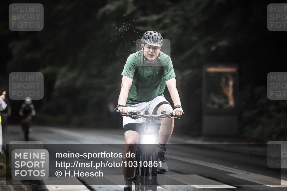 13.09.2026 - Stadtparktriathlon H.Heesch http://msf.ph/oto/10310861 13.09.2026 12:51:17 Radfahren 1178, 1288, 1295 meine-sportfotos.de