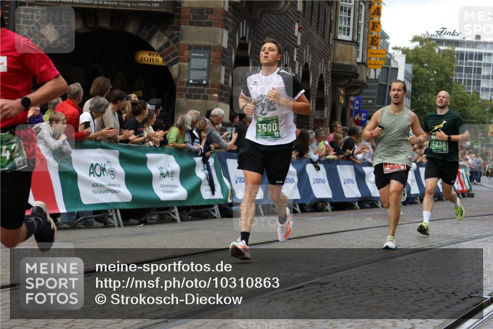 13.09.2026 - 21. swb-Marathon Bremen Strokosch-Dieckow http://msf.ph/oto/10310863 13.09.2026 13:03:54 Ziel 1090, 1372, 1950, 3092, 5024, 5143, 5719, 6973, 7715, 895, 2094, 3500, 4236, 9061, 9129, 9544 meine-sportfotos.de
