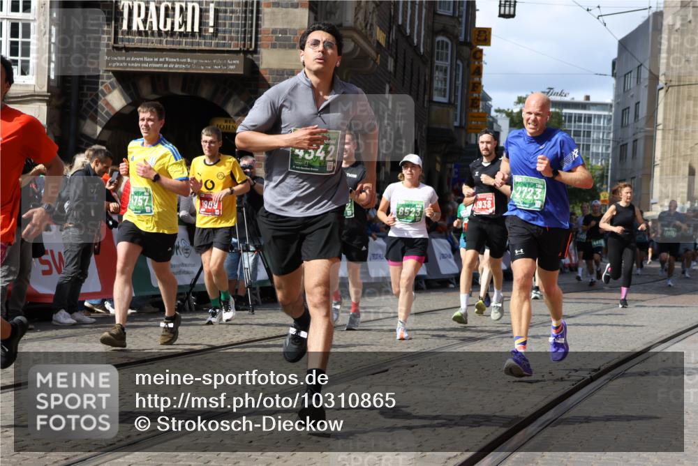 13.09.2026 - 21. swb-Marathon Bremen Strokosch-Dieckow http://msf.ph/oto/10310865 13.09.2026 13:30:37 Ziel 881, 1909, 1938, 2265, 2364, 2900, 4763, 5615, 6225, 6942, 6992, 6994, 7184, 7609, 7821, 7932, 7966, 8090, 8105, 8115, 8169, 8314, 8441, 8494, 9015, 9412, 9529, 800, 834, 1533, 1771, 1841, 1926, 1941, 2369, 2452, 2723, 2985, 4251, 4920, 5600, 5681, 5802, 5822, 5900, 6343, 6523, 7012, 9290, 9653, 9692, 9699, 9767, 13090 meine-sportfotos.de