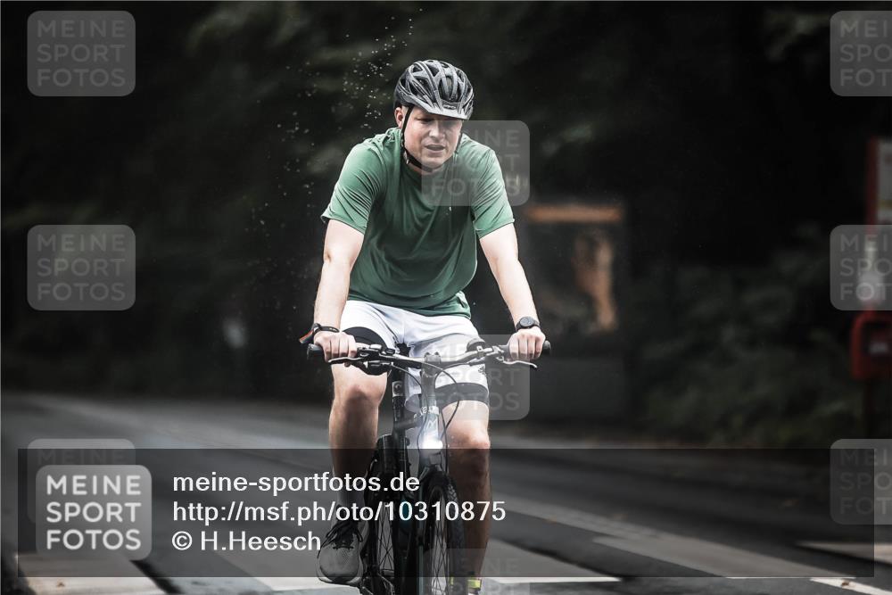 13.09.2026 - Stadtparktriathlon H.Heesch http://msf.ph/oto/10310875 13.09.2026 12:51:17 Radfahren 1178, 1288, 1295 meine-sportfotos.de