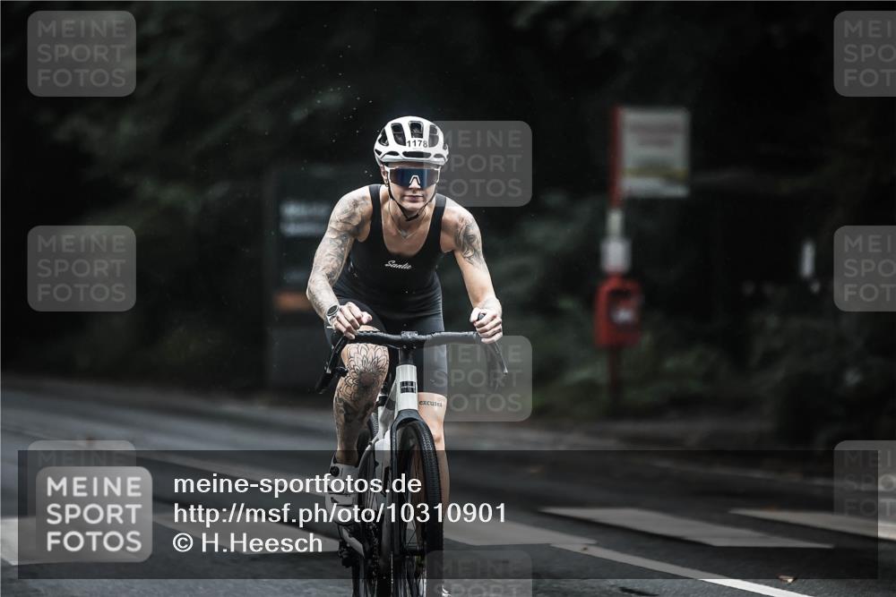 13.09.2026 - Stadtparktriathlon H.Heesch http://msf.ph/oto/10310901 13.09.2026 12:51:22 Radfahren 1178, 1288, 1303 meine-sportfotos.de