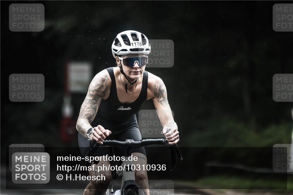13.09.2026 - Stadtparktriathlon H.Heesch http://msf.ph/oto/10310936 13.09.2026 12:51:23 Radfahren 1178, 1288, 1303 meine-sportfotos.de