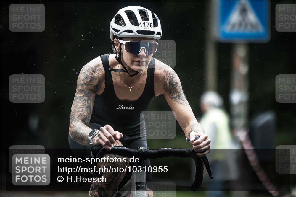 13.09.2026 - Stadtparktriathlon H.Heesch http://msf.ph/oto/10310955 13.09.2026 12:51:23 Radfahren 1178, 1288, 1303 meine-sportfotos.de