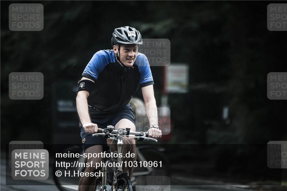 13.09.2026 - Stadtparktriathlon H.Heesch http://msf.ph/oto/10310961 13.09.2026 12:51:26 Radfahren 1077, 1117, 1178, 1239, 1278, 1303 meine-sportfotos.de