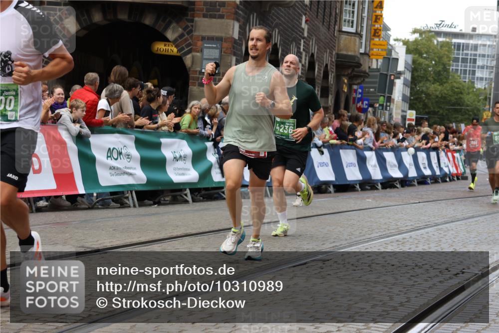 13.09.2026 - 21. swb-Marathon Bremen Strokosch-Dieckow http://msf.ph/oto/10310989 13.09.2026 13:03:56 Ziel 1090, 1372, 1587, 1950, 3092, 5024, 5143, 5719, 6973, 7715, 895, 2094, 4236, 6815, 9061, 9129, 9544 meine-sportfotos.de