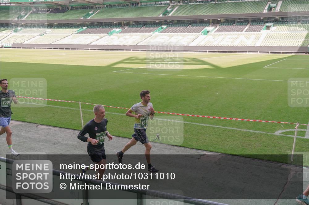 13.09.2026 - 21. swb-Marathon Bremen Michael Burmester http://msf.ph/oto/10311010 13.09.2026 12:45:59 Laufen im Stadion 195, 280, 339, 474, 508, 538, 567, 604, 697, 715, 788, 1017, 1034, 1181, 1241, 1264, 1277, 1301, 1863, 1937, 1975, 2020, 2021, 2084, 2087, 2297, 2809, 2889, 3092, 3271, 3609, 4110, 4157, 4236, 4777, 5024, 5092, 5238, 5283, 5674, 5719, 5996, 6815, 6918, 7206, 7336, 7478, 7715, 8054, 8096, 8319, 8325, 8331, 8670, 8701, 8756, 8936, 8983, 9070, 9129, 9273, 9306, 9495, 9544, 9583, 9642, 13168, 439, 1411, 1667, 1822 meine-sportfotos.de