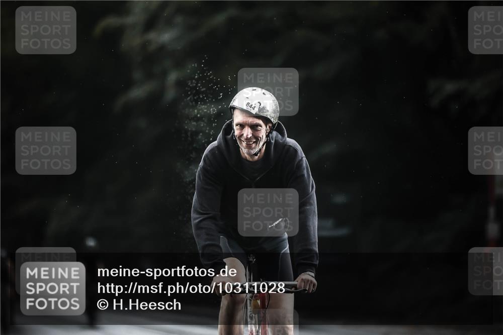 13.09.2026 - Stadtparktriathlon H.Heesch http://msf.ph/oto/10311028 13.09.2026 11:44:22 Radfahren 716, 721, 819, 833, 844, 896, 902, 906, 923 meine-sportfotos.de