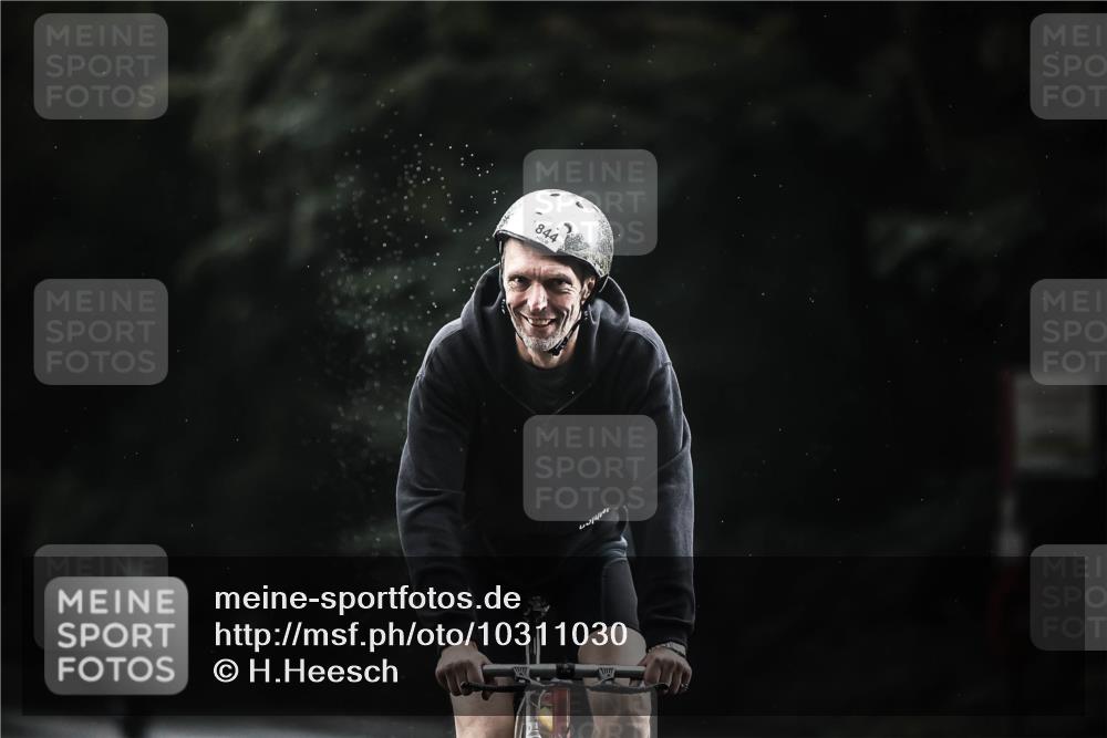 13.09.2026 - Stadtparktriathlon H.Heesch http://msf.ph/oto/10311030 13.09.2026 11:44:22 Radfahren 716, 721, 819, 833, 844, 896, 902, 906, 923 meine-sportfotos.de