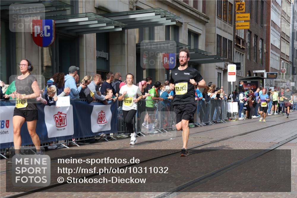13.09.2026 - 21. swb-Marathon Bremen Strokosch-Dieckow http://msf.ph/oto/10311032 13.09.2026 10:55:15 Ziel 10203, 10243, 10256, 10297, 10379, 10423, 10529, 10550, 10725, 10788, 10809, 10881, 11377, 11414, 11510, 11557, 11748, 11862, 11941, 11975, 11977, 12030, 12125, 12150, 12188, 12218, 12258, 12348, 10555, 10646, 10901, 11001, 11014, 11466, 11620, 11631, 11860, 11889, 11908, 11910, 11976, 12201, 12313, 12549 meine-sportfotos.de