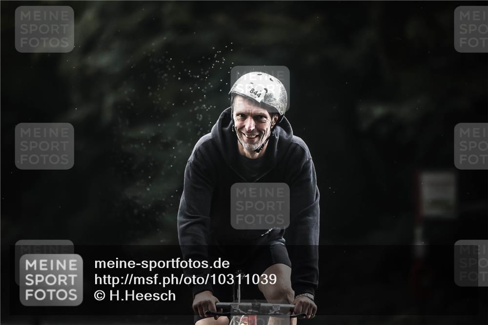 13.09.2026 - Stadtparktriathlon H.Heesch http://msf.ph/oto/10311039 13.09.2026 11:44:22 Radfahren 716, 721, 819, 833, 844, 896, 902, 906, 923 meine-sportfotos.de