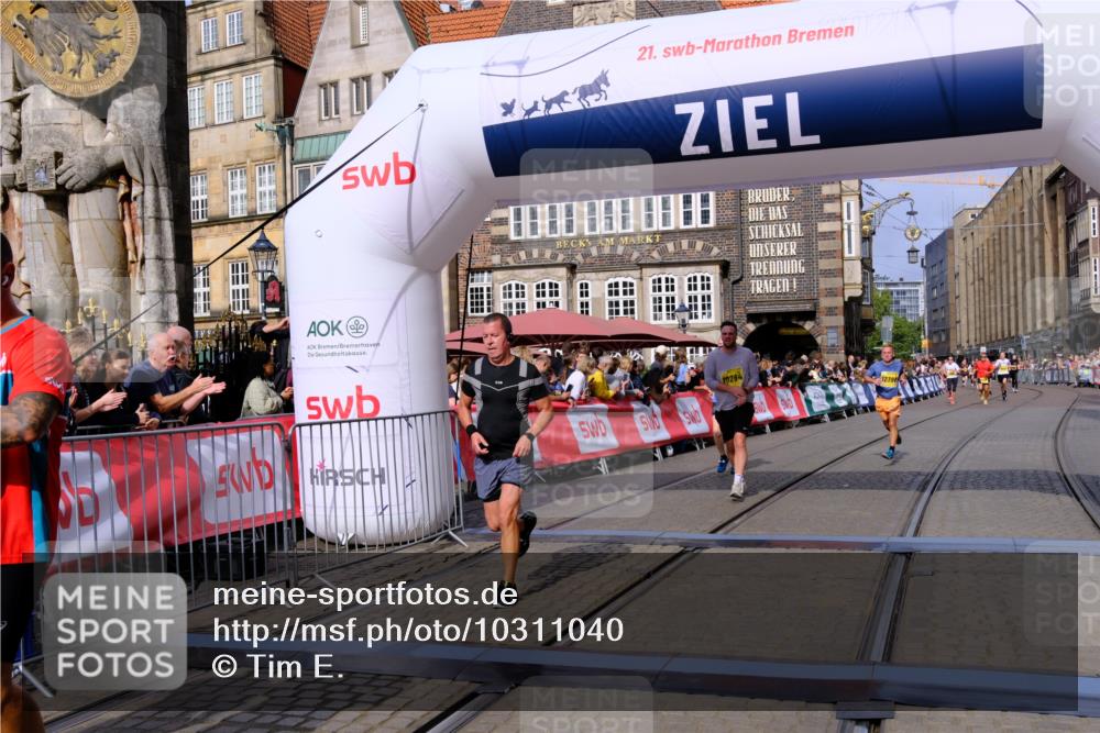 13.09.2026 - 21. swb-Marathon Bremen Tim E. http://msf.ph/oto/10311040 13.09.2026 10:53:21 Ziel 10284, 10304, 10585, 10714, 10863, 11012, 11238, 11282, 11386, 11575, 11766, 12019, 12170, 12369, 12398 meine-sportfotos.de