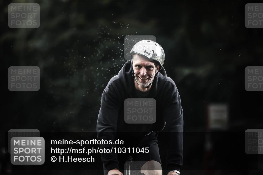 13.09.2026 - Stadtparktriathlon H.Heesch http://msf.ph/oto/10311045 13.09.2026 11:44:22 Radfahren 716, 721, 819, 833, 844, 896, 902, 906, 923 meine-sportfotos.de