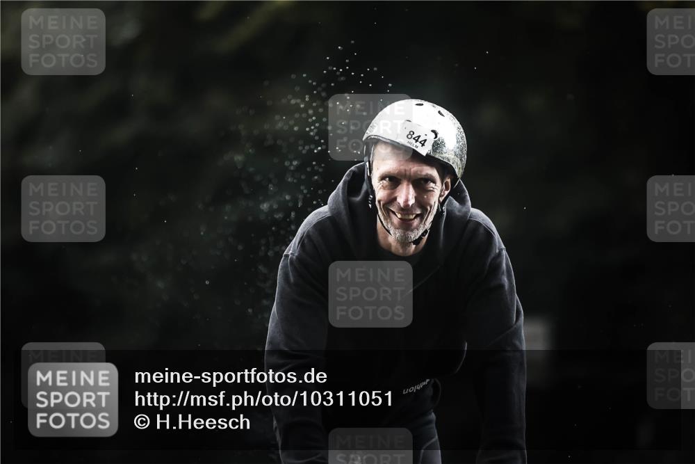 13.09.2026 - Stadtparktriathlon H.Heesch http://msf.ph/oto/10311051 13.09.2026 11:44:22 Radfahren 716, 721, 819, 833, 844, 896, 902, 906, 923 meine-sportfotos.de