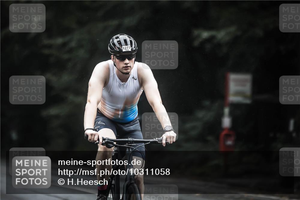 13.09.2026 - Stadtparktriathlon H.Heesch http://msf.ph/oto/10311058 13.09.2026 12:51:39 Radfahren 1073, 1132, 1256, 1277, 1290, 1293 meine-sportfotos.de
