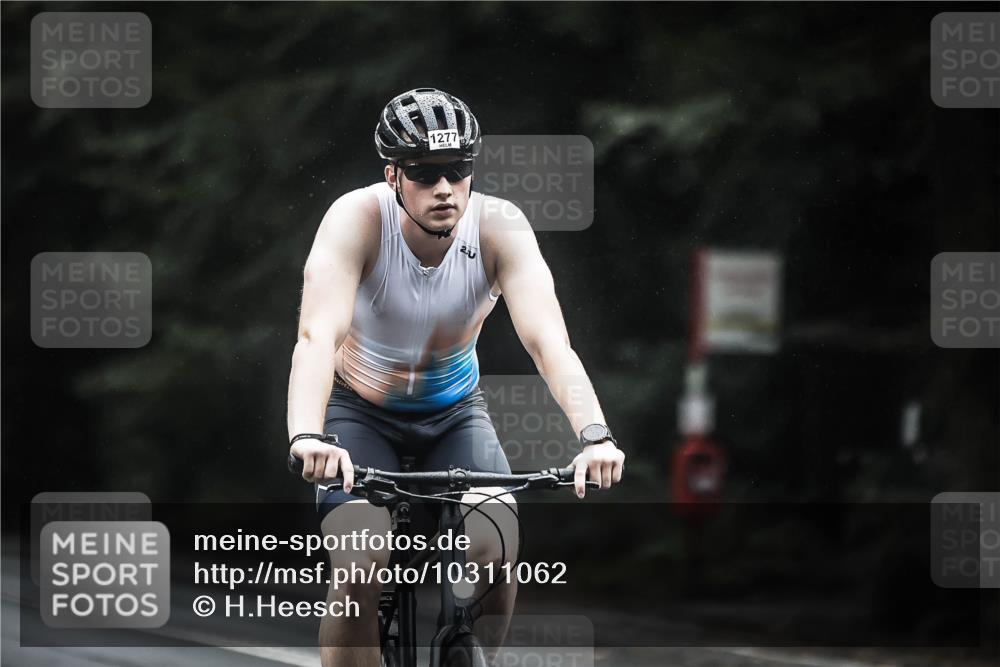 13.09.2026 - Stadtparktriathlon H.Heesch http://msf.ph/oto/10311062 13.09.2026 12:51:39 Radfahren 1073, 1132, 1256, 1277, 1290, 1293 meine-sportfotos.de
