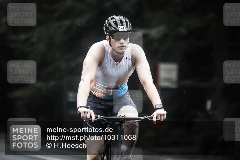 13.09.2026 - Stadtparktriathlon H.Heesch http://msf.ph/oto/10311068 13.09.2026 12:51:39 Radfahren 1073, 1132, 1256, 1277, 1290, 1293 meine-sportfotos.de